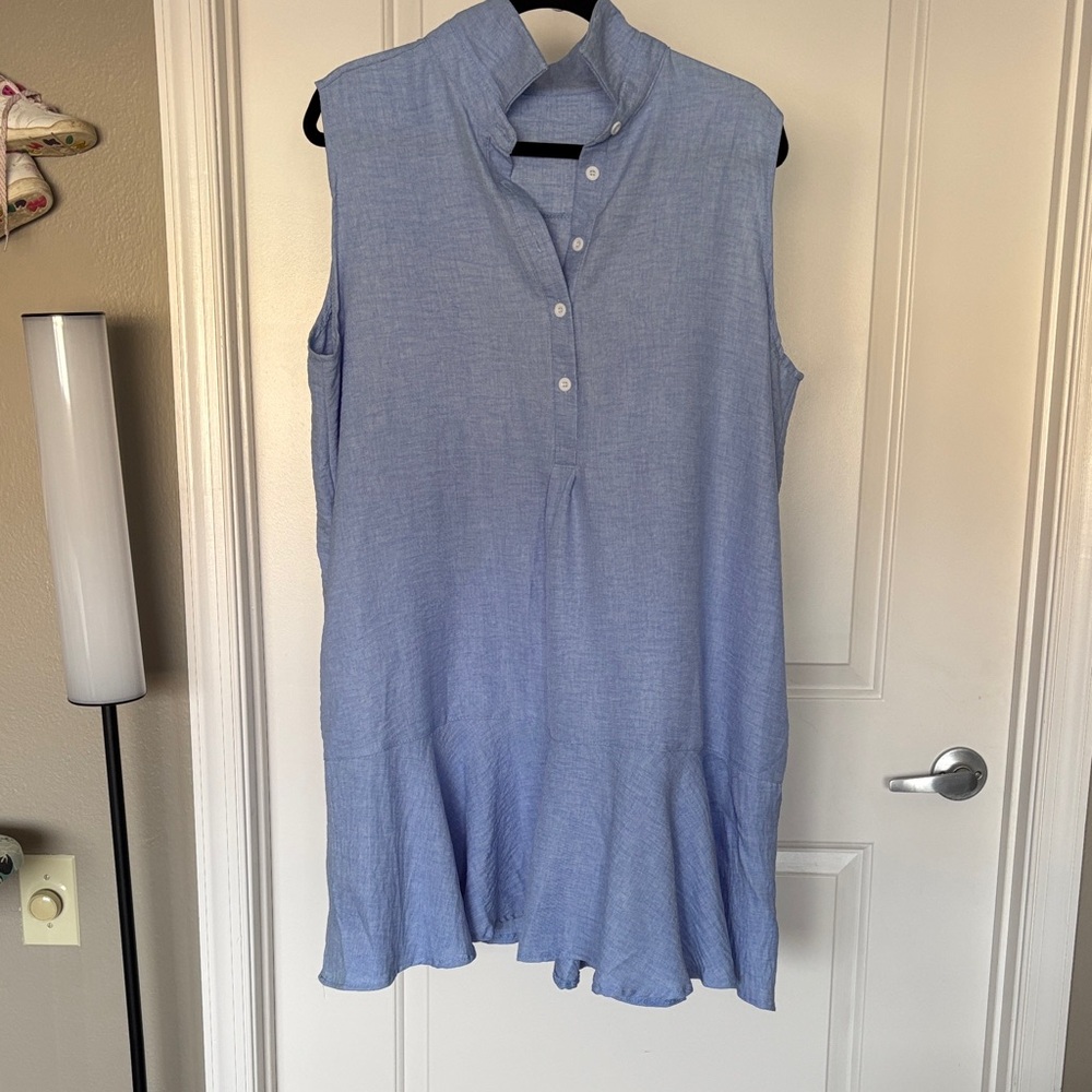 Sleeveless Blue Button-Up Tunic